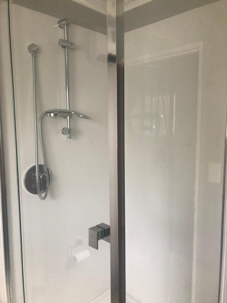 West Lake One Bedroom Accommodation *