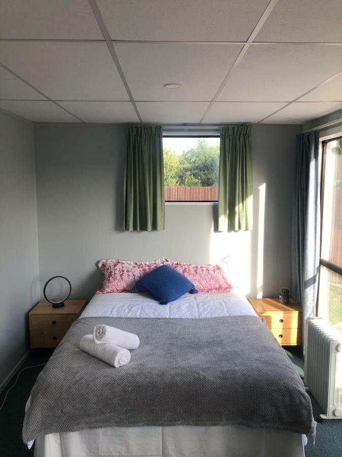 West Lake One Bedroom Accommodation Homestay *